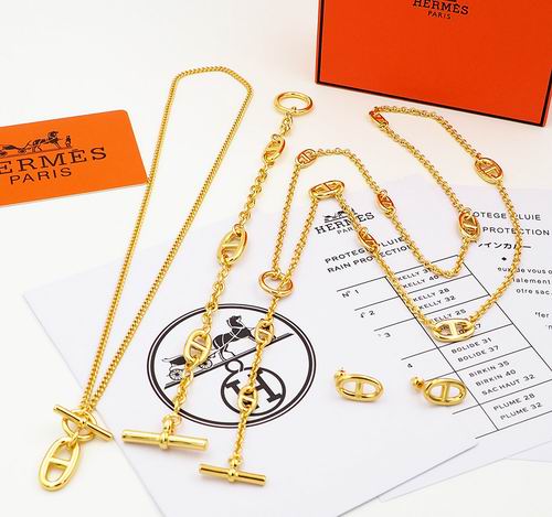 Hermes Suits 12lyh05